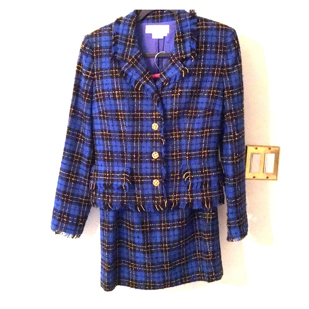 Skirt Suit Maggie London 6